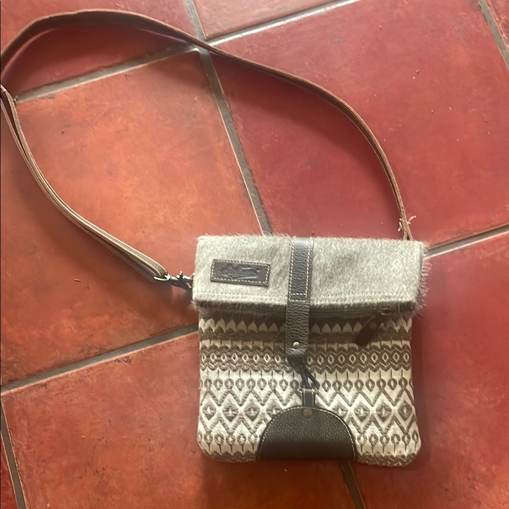Sixtease Brown and Cream Patterned Crossbody Bag‎